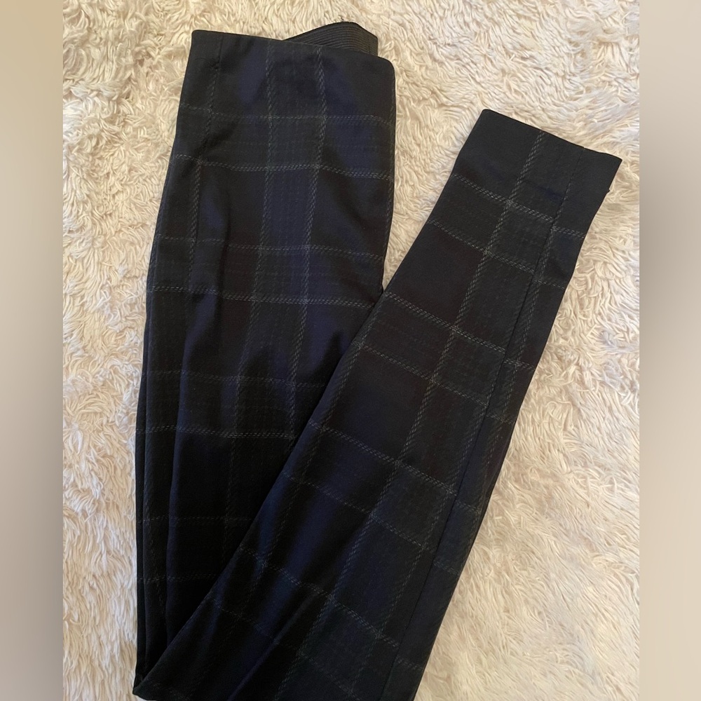 Camber & Grace (RW&CO) Women’s Navy Plaid printed Stretch legging
